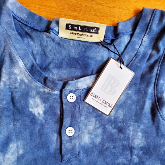 Barely Broke LA Tank Top - Picture 2 of 3